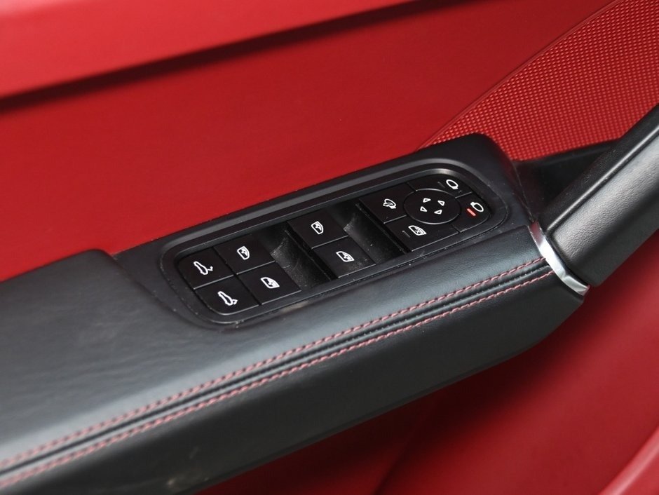 2023 Porsche Cayenne GTS-9