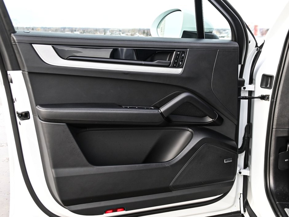 Porsche Cayenne S 2025-8