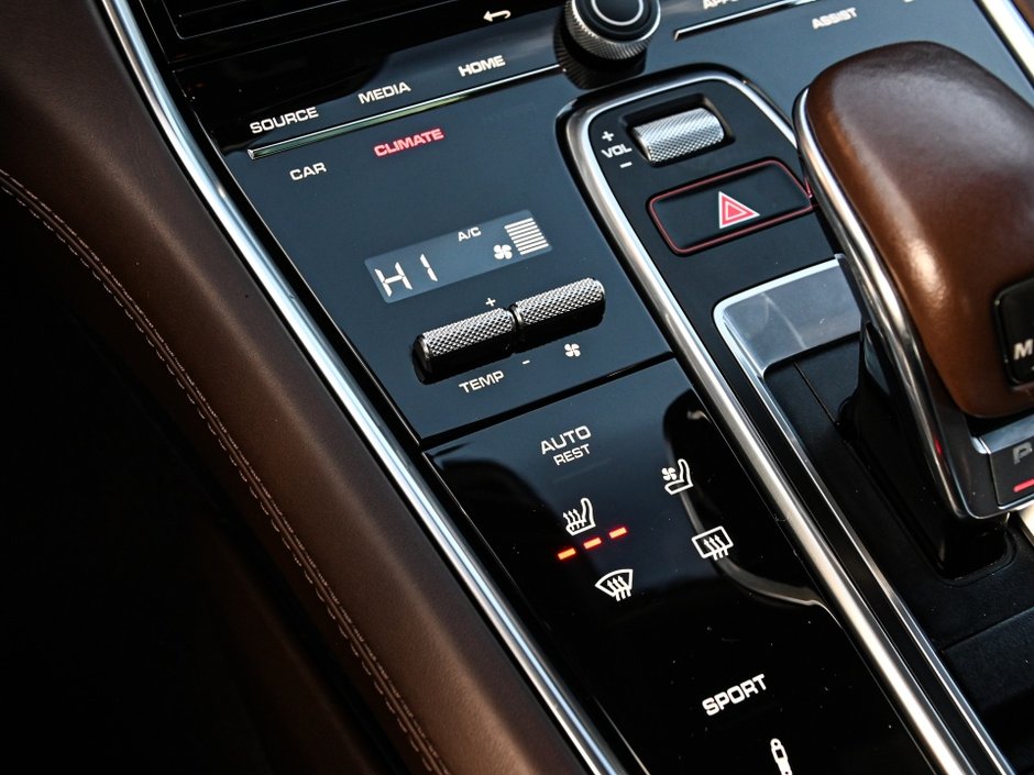 2023 Porsche Panamera 4 PLATINUM/SPORT DESIGN PACK/ASSISTANCE PACK-17