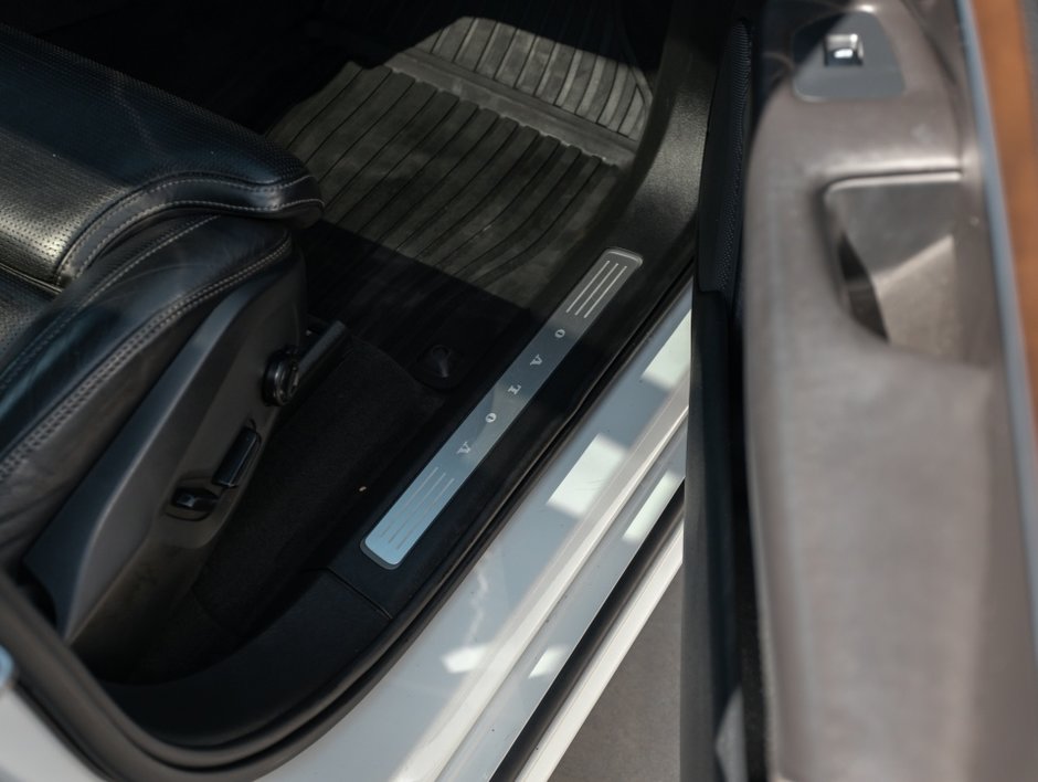 2016 Volvo XC90 T6 Inscription-35