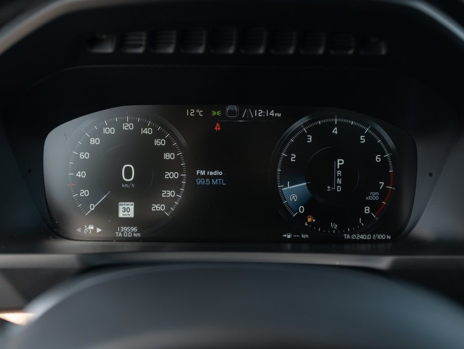 2016 Volvo XC90 T6 Inscription-16
