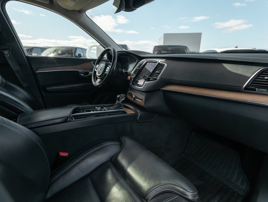 2016 Volvo XC90 T6 Inscription-32