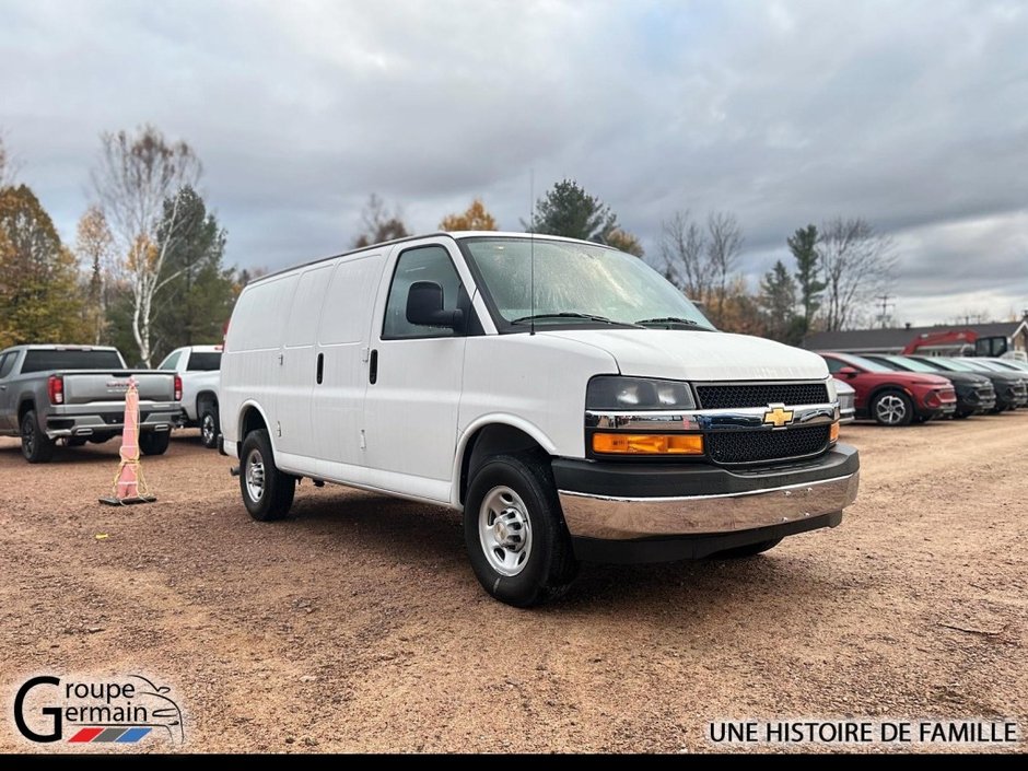 2024 Chevrolet Express Cargo 2500 à St-Raymond, Québec - w940px