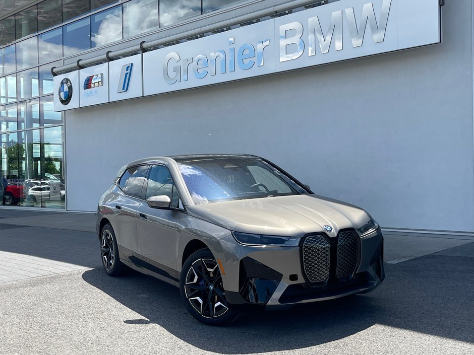 BMW IX XDrive50, Sport Package 2025 à Terrebonne, Québec - w940px