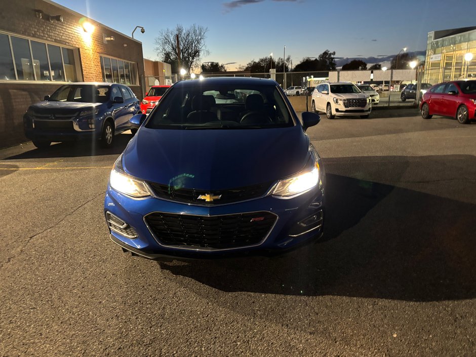Chevrolet Cruze LT 2018 à Montréal, Québec - w940px