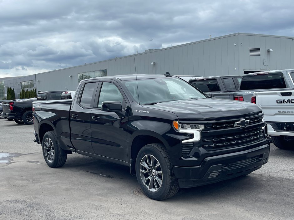 2024 Chevrolet Silverado 1500 in Montreal, Quebec - w940px