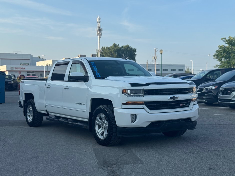 2018 Chevrolet Silverado 1500 LT Z71 Crew Cab 5.3 V8 in Terrebonne, Quebec - w940px