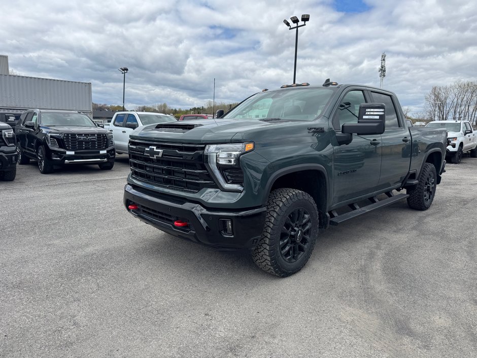 2026 Chevrolet Silverado 2500 HD LT in Terrebonne, Quebec - w940px