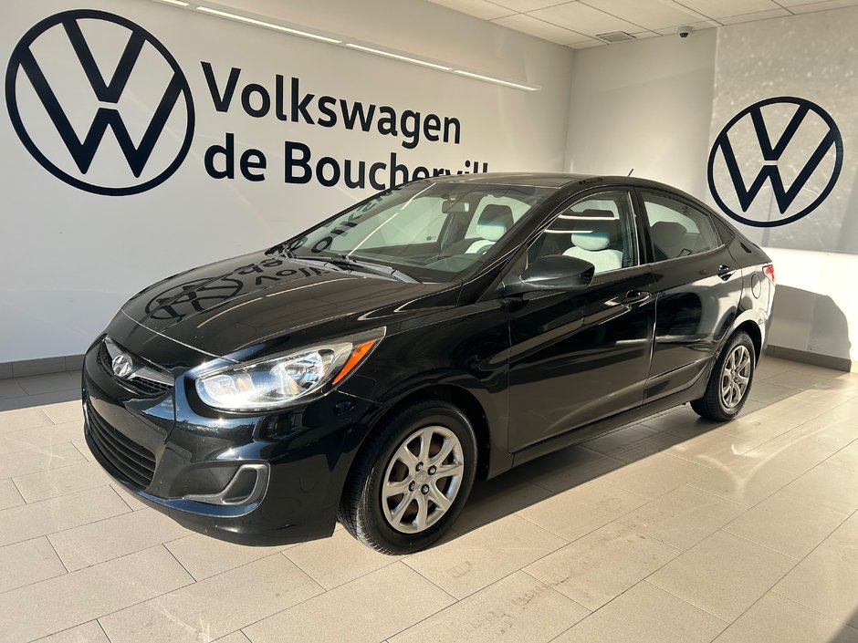 Hyundai Accent GL 2012 à Boucherville, Québec - w940px