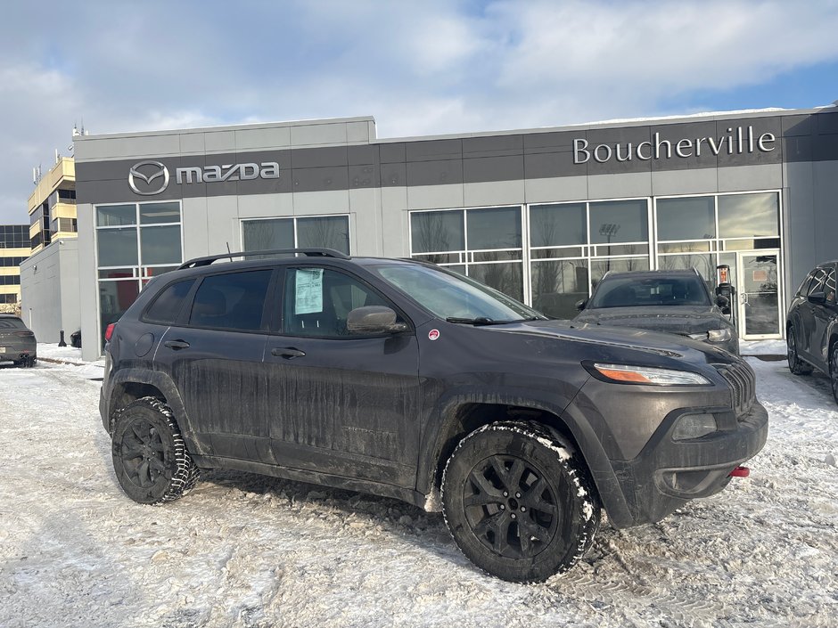Jeep Cherokee Trailhawk Leather Plus 4x4 V6 2018 à Boucherville, Québec - w940px