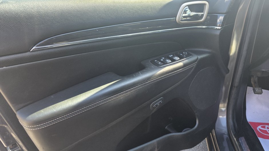 Jeep Grand Cherokee Overland 2014-34
