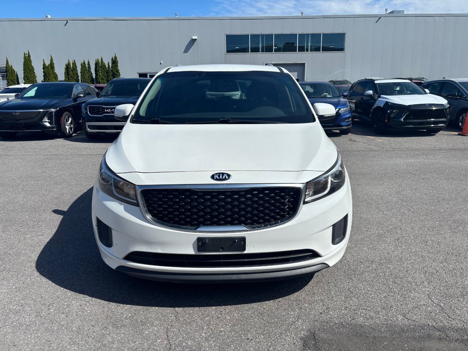 2018 Kia Sedona in Montreal, Quebec - w940px