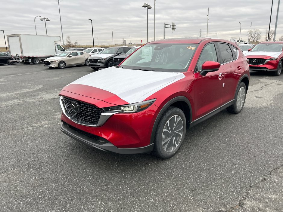 2025 Mazda CX-5 GS in Boucherville, Quebec - w940px