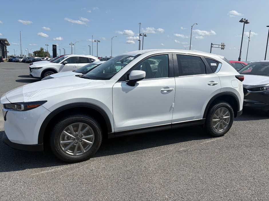 2025 Mazda CX-5 GS in Boucherville, Quebec - w940px