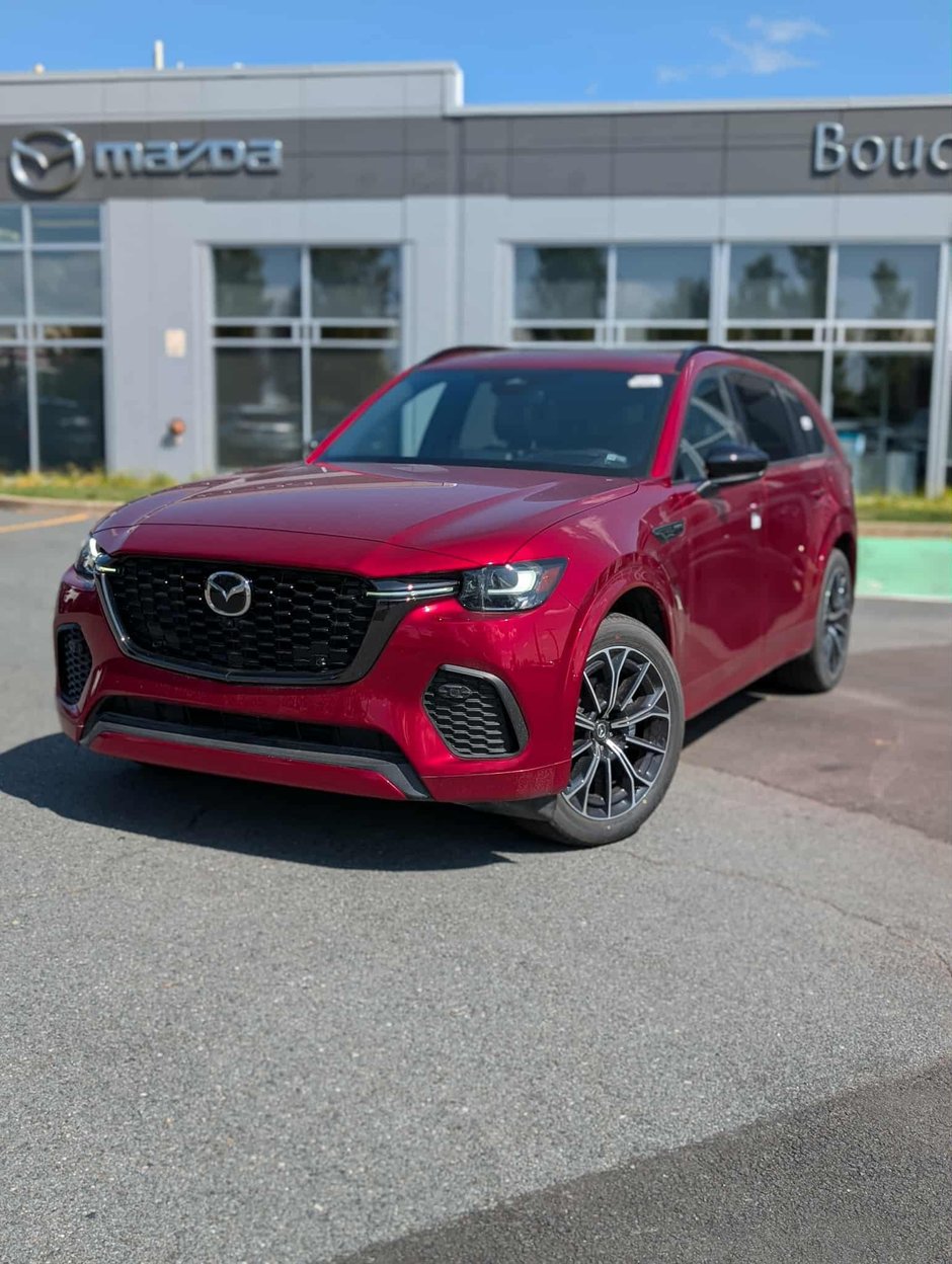 2025 Mazda CX-70 PHEV GT in Boucherville, Quebec - w940px