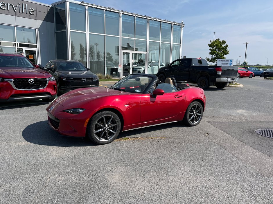 2016 Mazda MX-5 GT, AUT, NAV, CUIR, BAS KM in Boucherville, Quebec - w940px