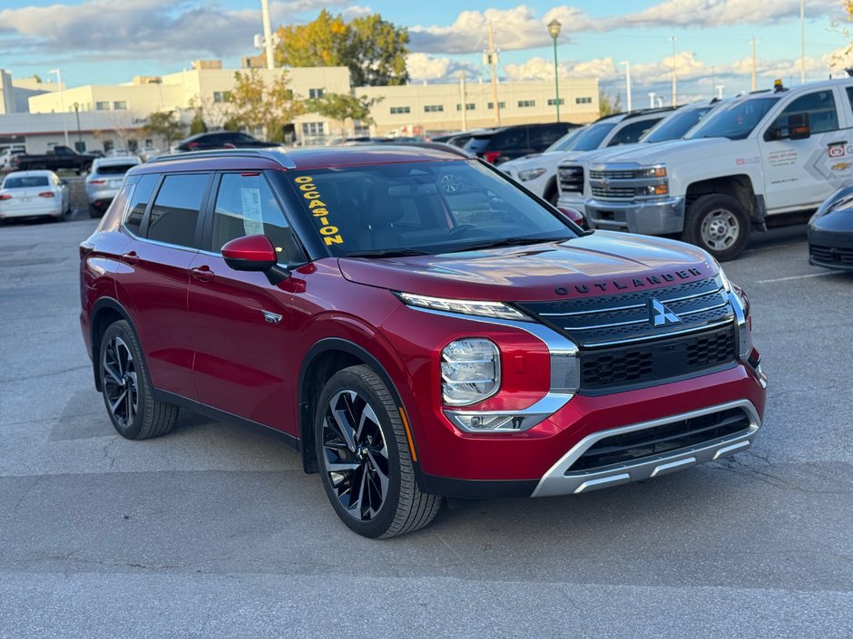 Mitsubishi OUTLANDER PHEV SEL Cuir Toit Panoramique AWD Hybrid Branchable 2023 à Terrebonne, Québec - w940px