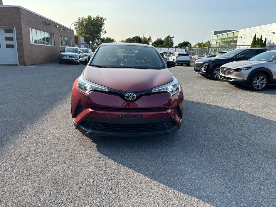 Toyota C-HR  2019 à Montréal, Québec - w940px