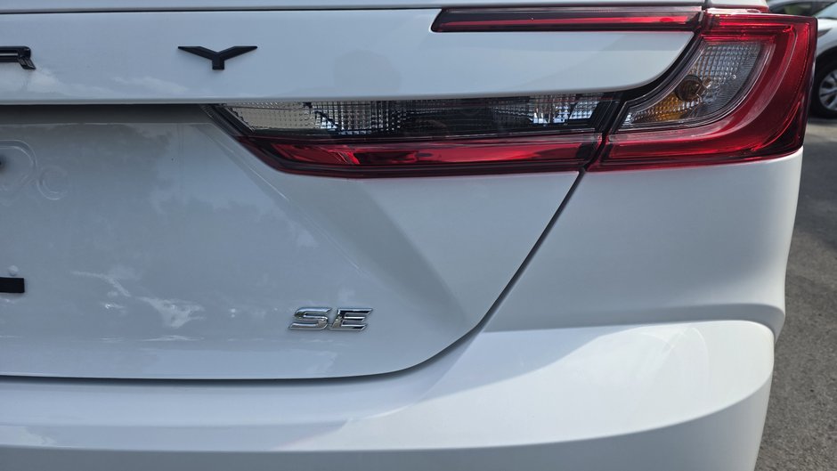 Toyota Camry SE 2026-6