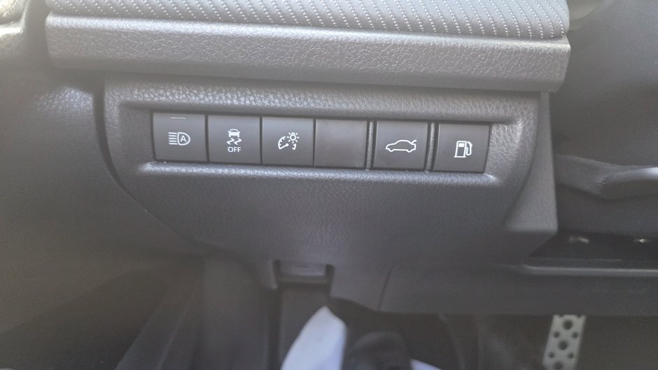 Toyota Camry SE 2026-8