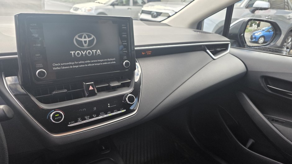 2022 Toyota Corolla LE-10