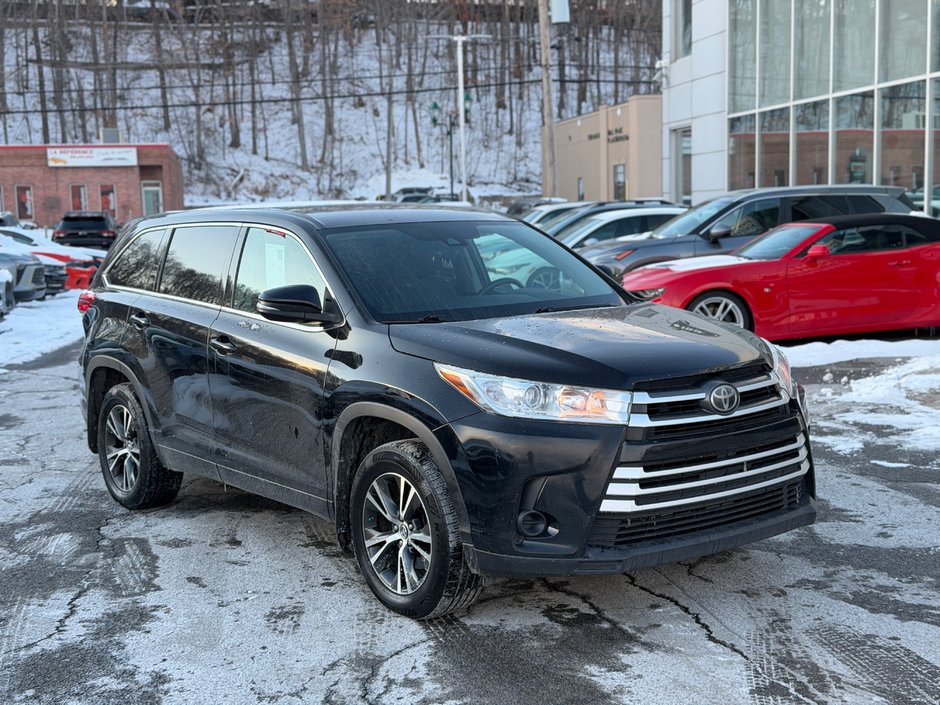 2017 Toyota Highlander LE AWD in Terrebonne, Quebec - w940px