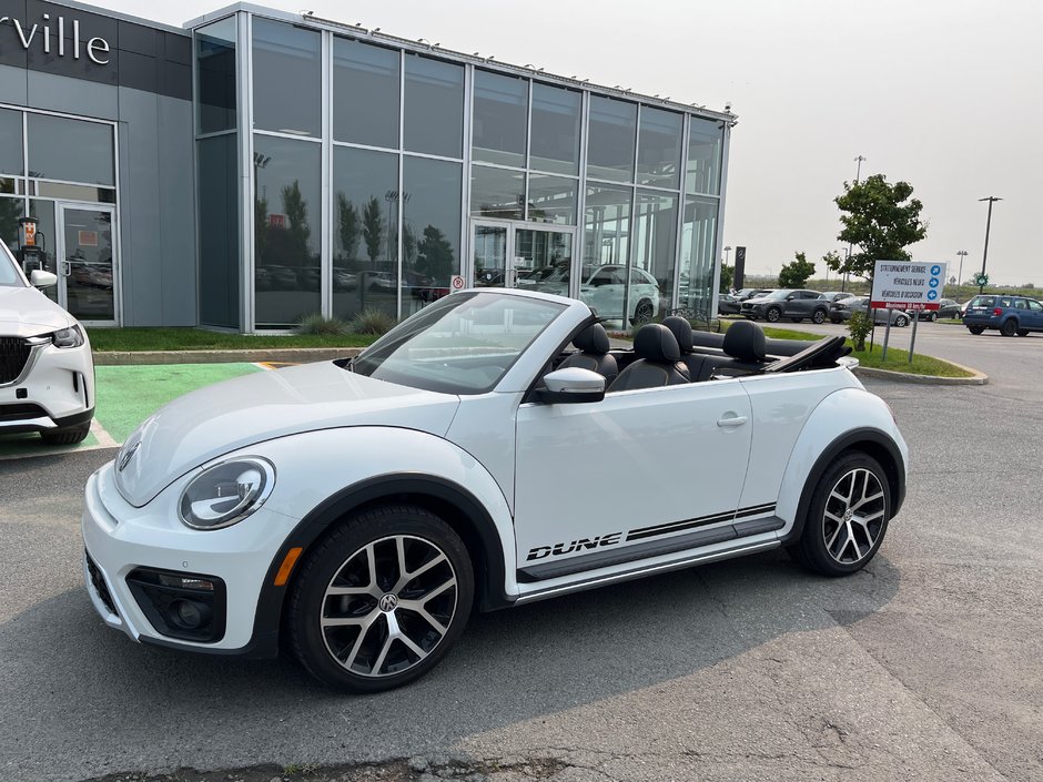 Volkswagen Beetle Convertible Dune, cabriolet, très bas km 2018 à Boucherville, Québec - w940px