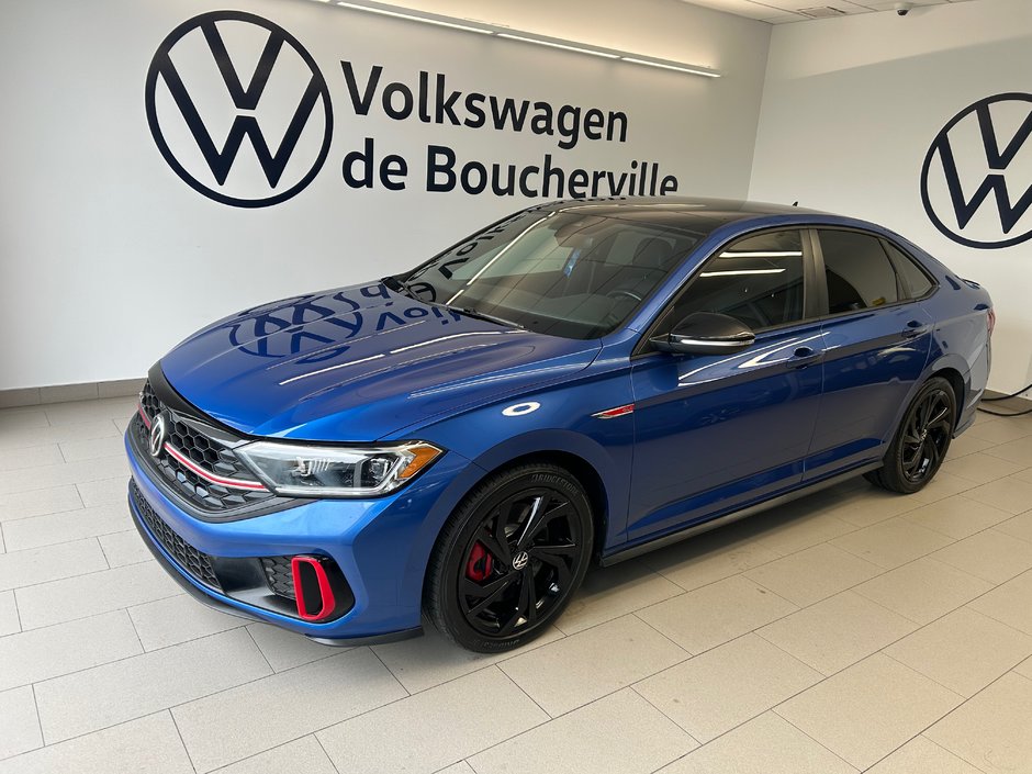 Volkswagen Jetta GLI  2023 à Boucherville, Québec - w940px