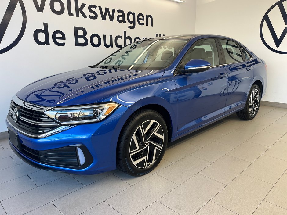 Volkswagen Jetta Highline 2024 à Boucherville, Québec - w940px