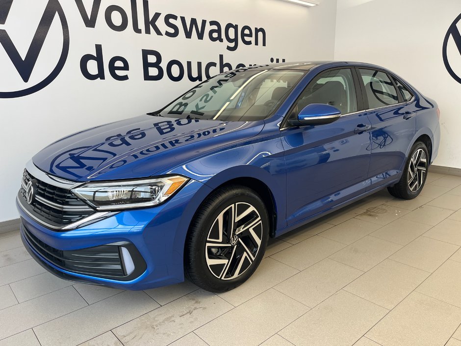 Volkswagen Jetta Highline 2024 à Boucherville, Québec - w940px