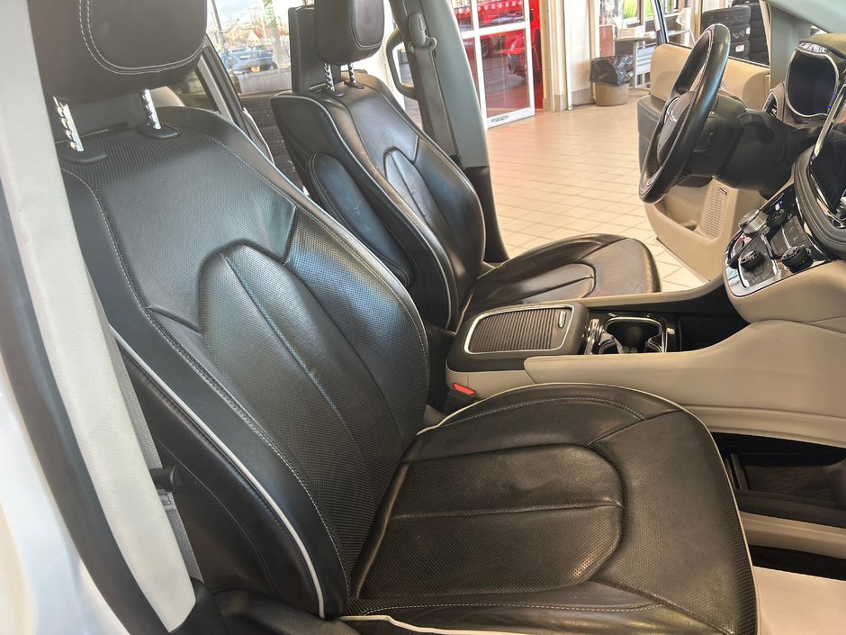 Chrysler Pacifica Hybrid Limited 2022-20