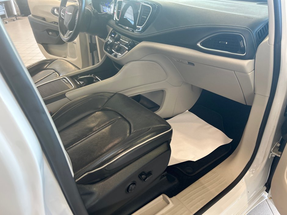 Chrysler Pacifica Hybrid Limited 2022-19