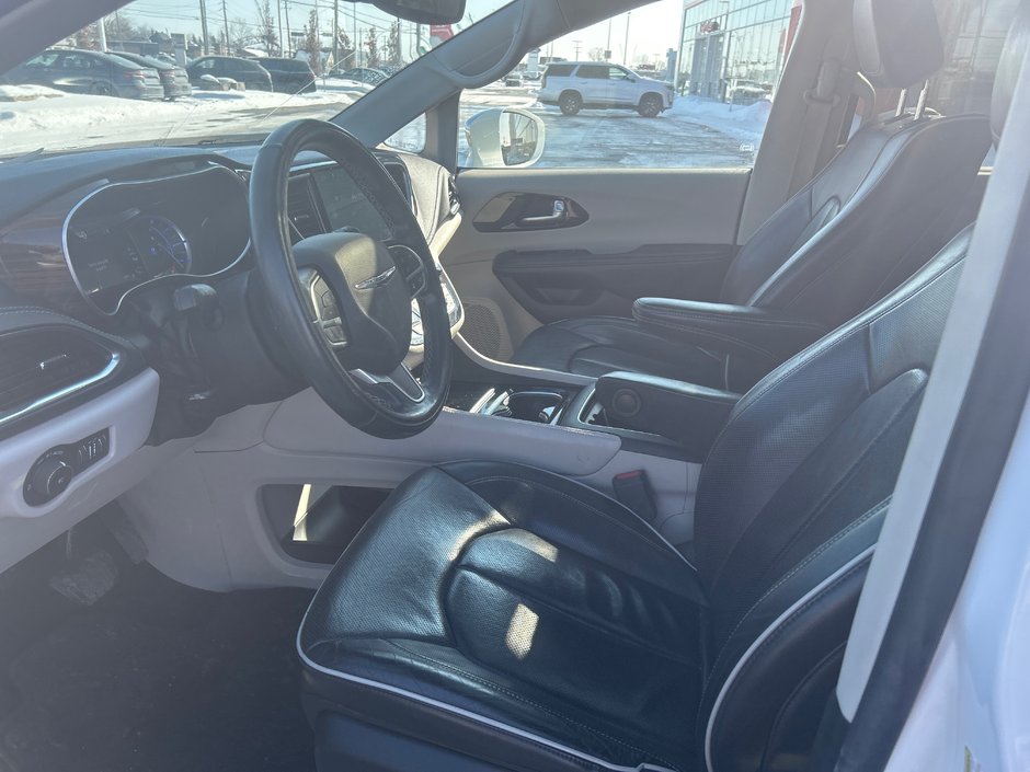 2022 Chrysler Pacifica Hybrid Limited-8