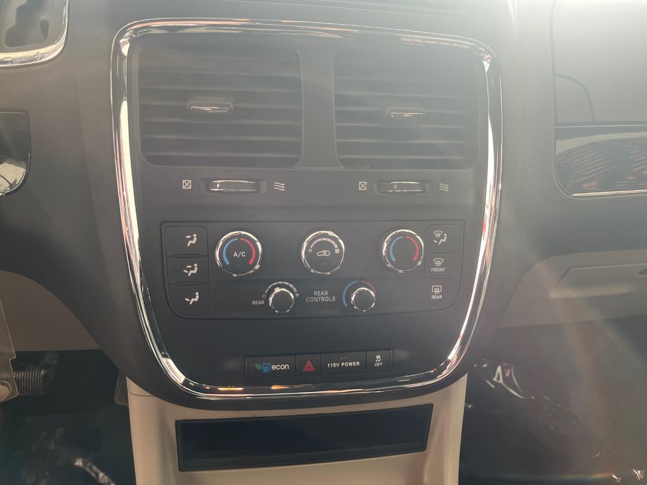 2019 Dodge Grand Caravan SXT Premium Plus-36