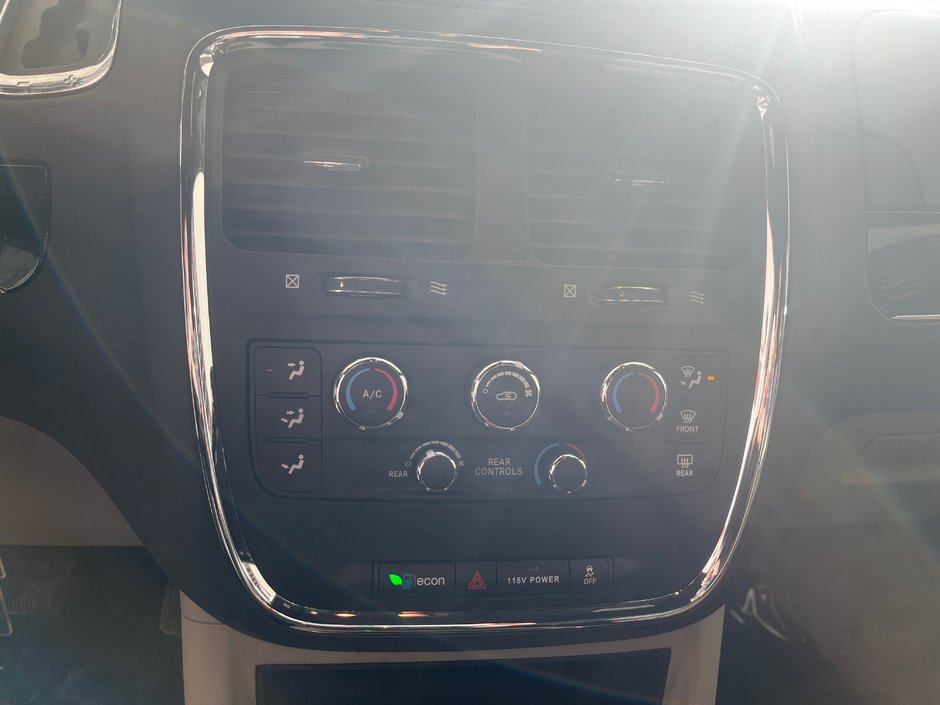 2019 Dodge Grand Caravan SXT Premium Plus-18