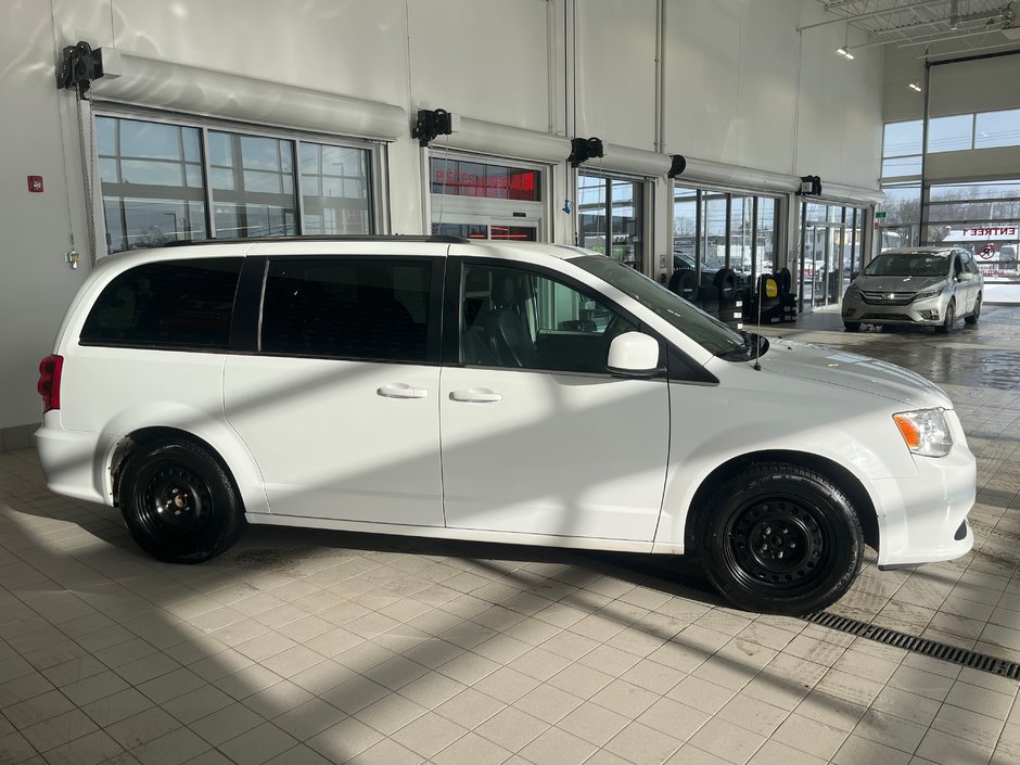 2019 Dodge Grand Caravan SXT Premium Plus-24