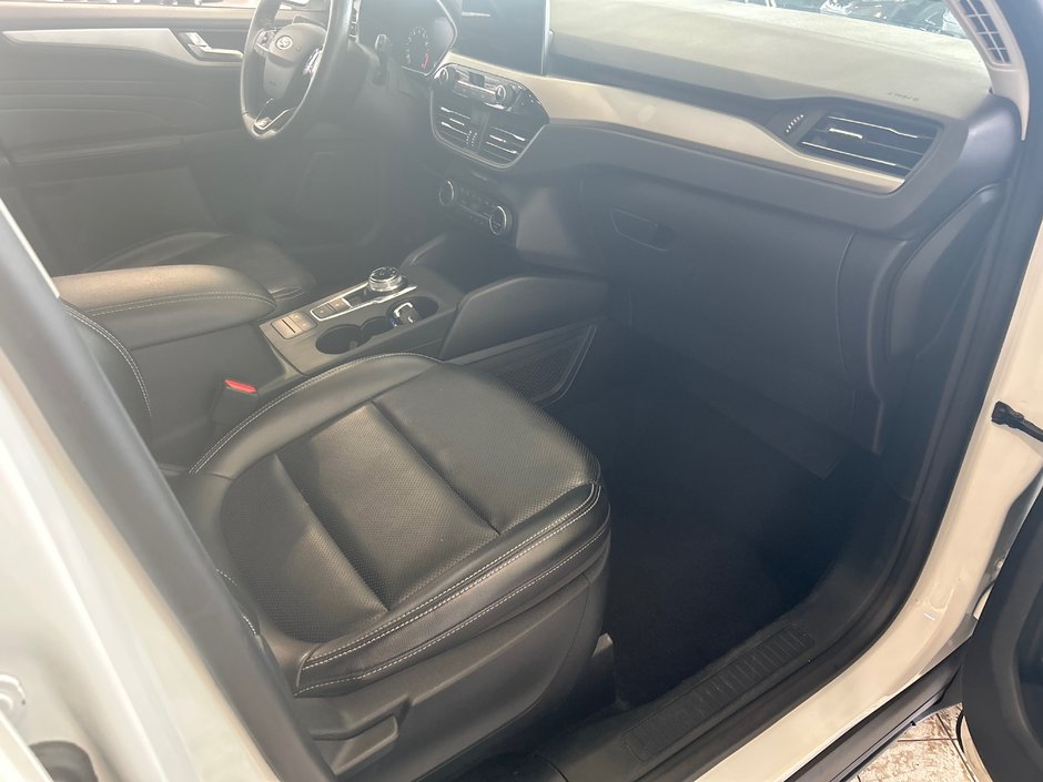 2021 Ford Escape SEL-14