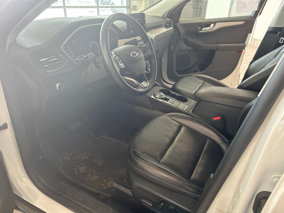 2021 Ford Escape SEL-17