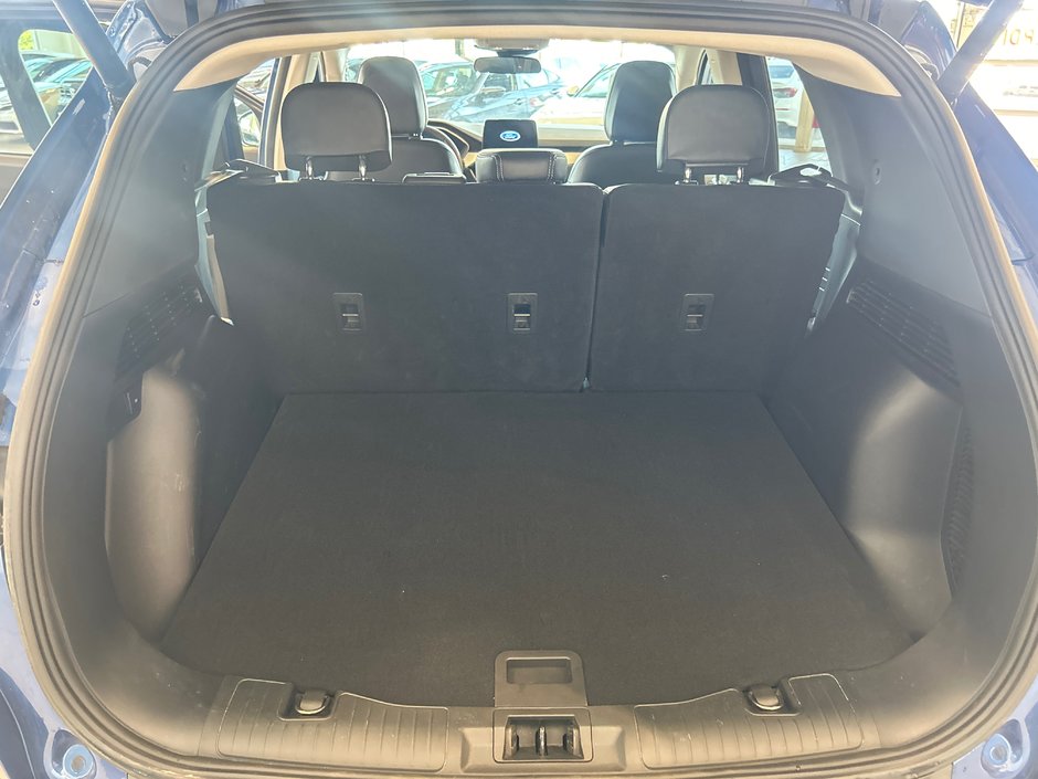 Ford Escape SEL Plug-In Hybrid 2022-10