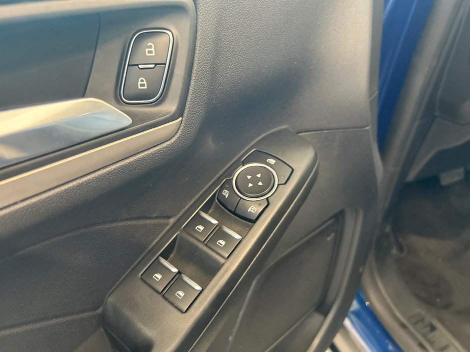 Ford Escape SEL Plug-In Hybrid 2022-17