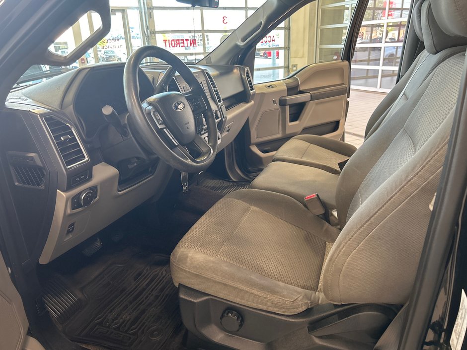 2016 Ford F-150 XLT-24