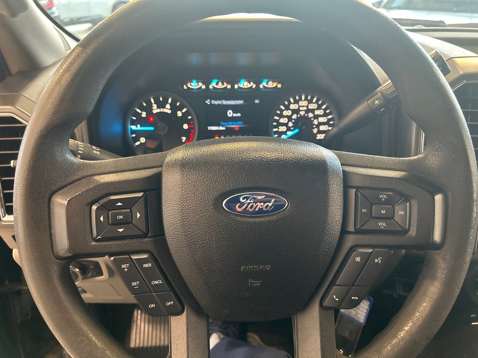 2016 Ford F-150 XLT-30