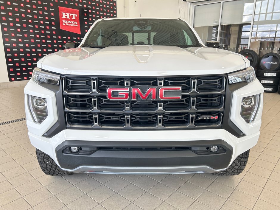 GMC Canyon AT4 2023-3