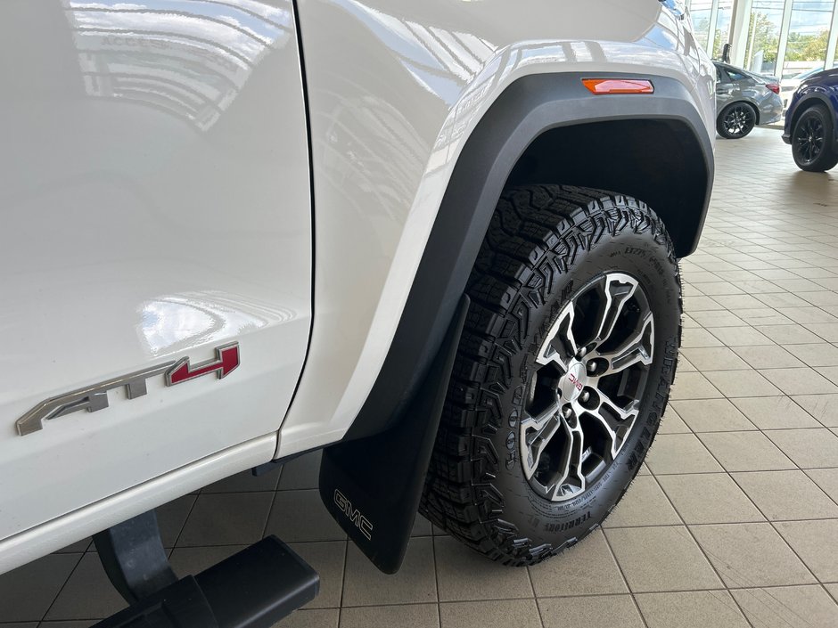 GMC Canyon AT4 2023-16