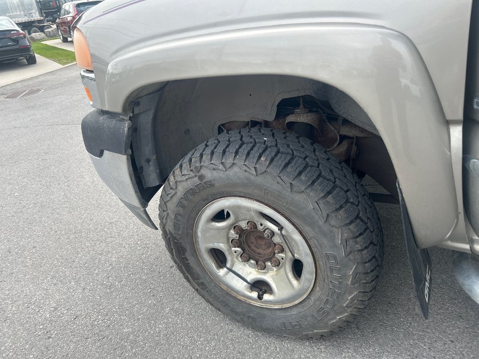 GMC Sierra 2500HD  2002-9