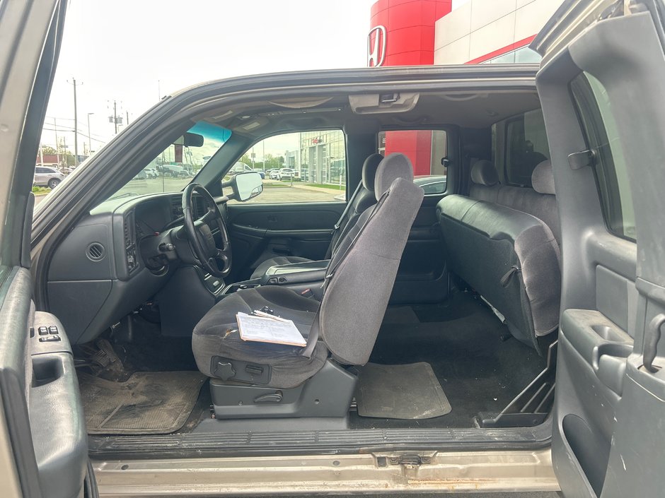 GMC Sierra 2500HD  2002-7