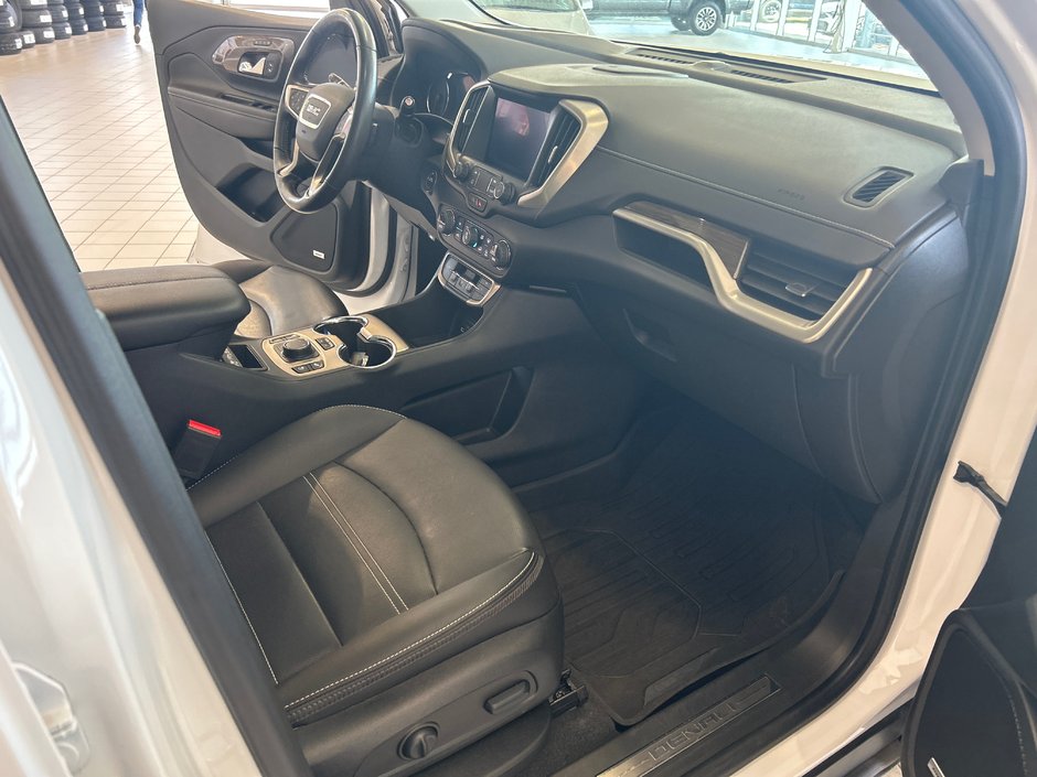 2022 GMC Terrain Denali-16