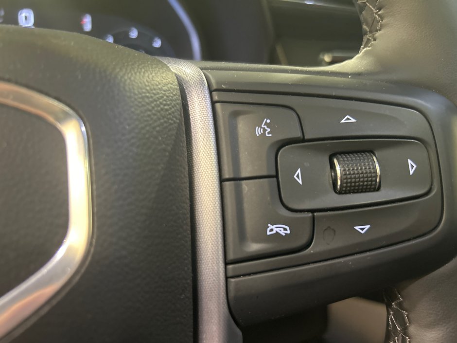 GMC Yukon SLT 2023-33