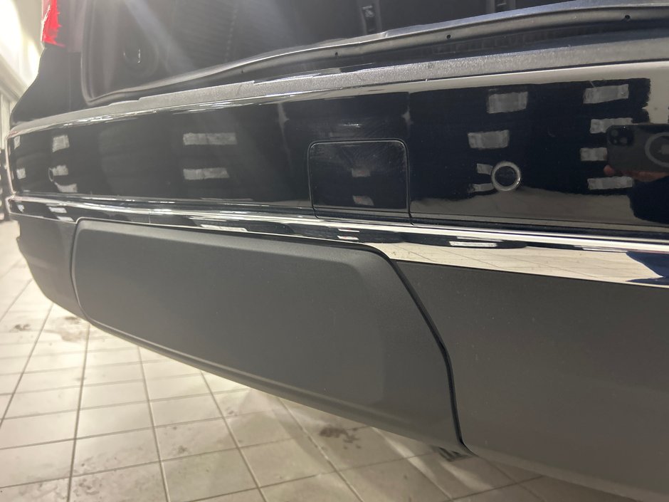 GMC Yukon SLT 2023-13