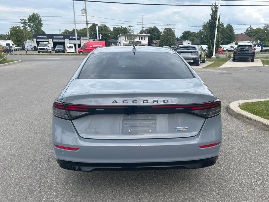 Honda Accord Hybrid Touring 2023-3
